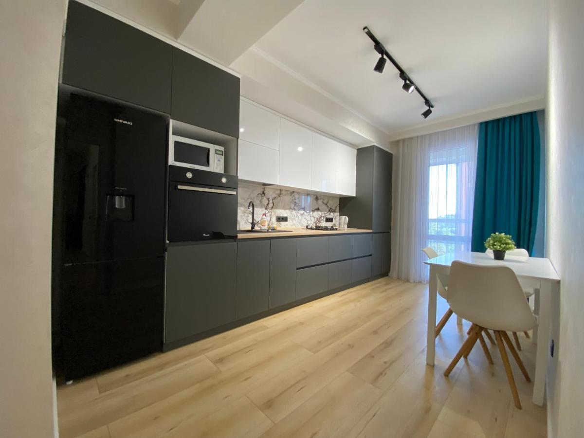 Apartament Lux Chisinau Bagian luar foto