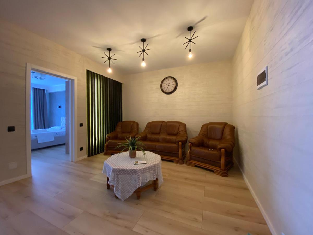 Apartament Lux Chisinau Bagian luar foto