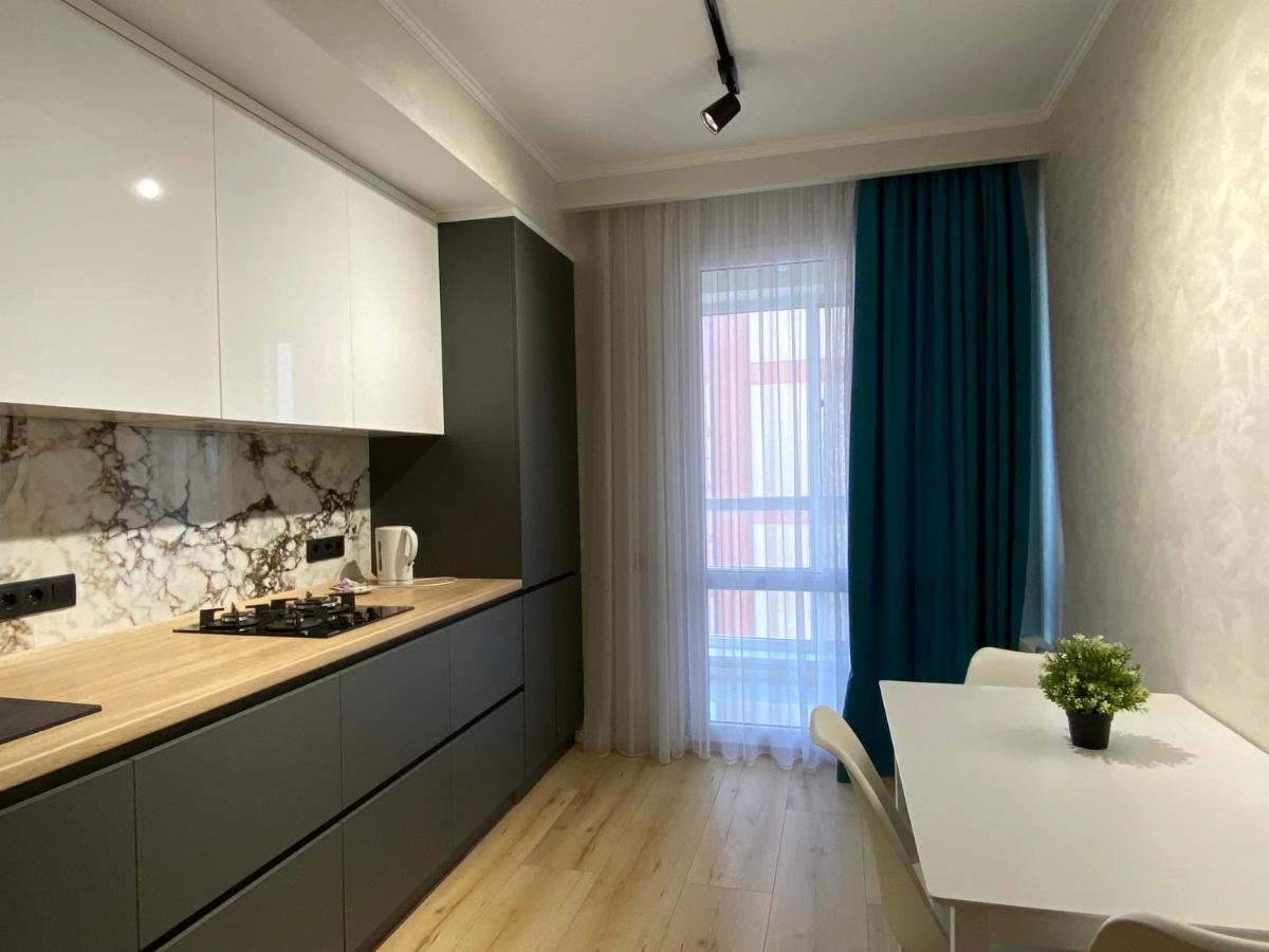 Apartament Lux Chisinau Bagian luar foto