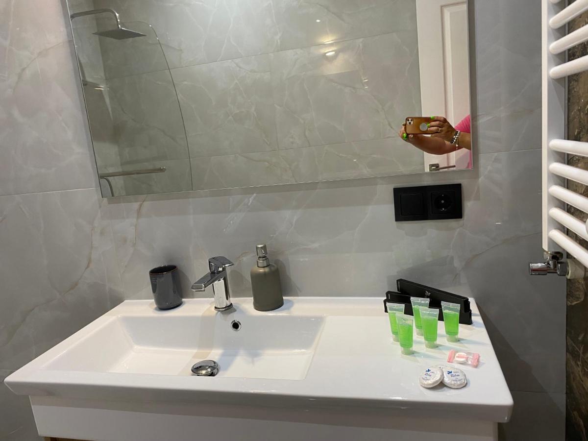 Apartament Lux Chisinau Bagian luar foto