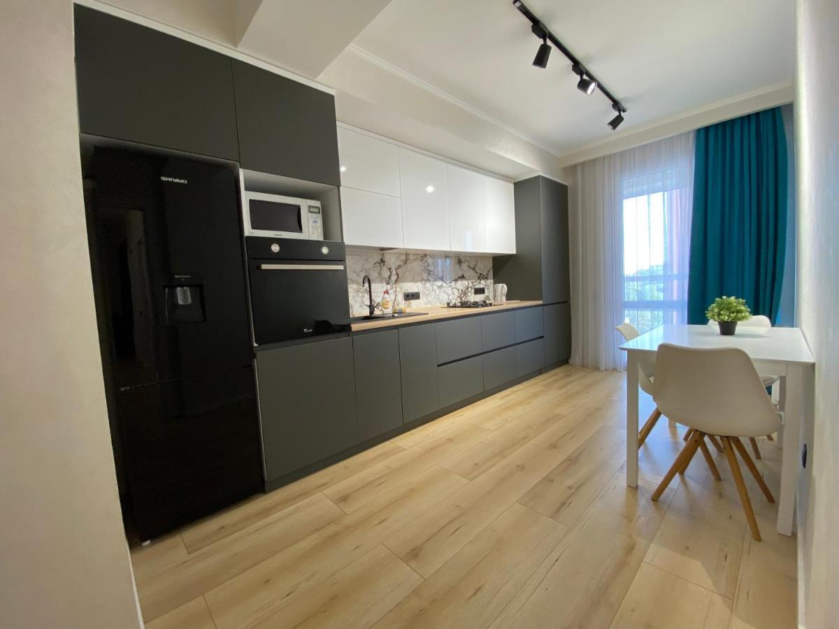 Apartament Lux Chisinau Bagian luar foto