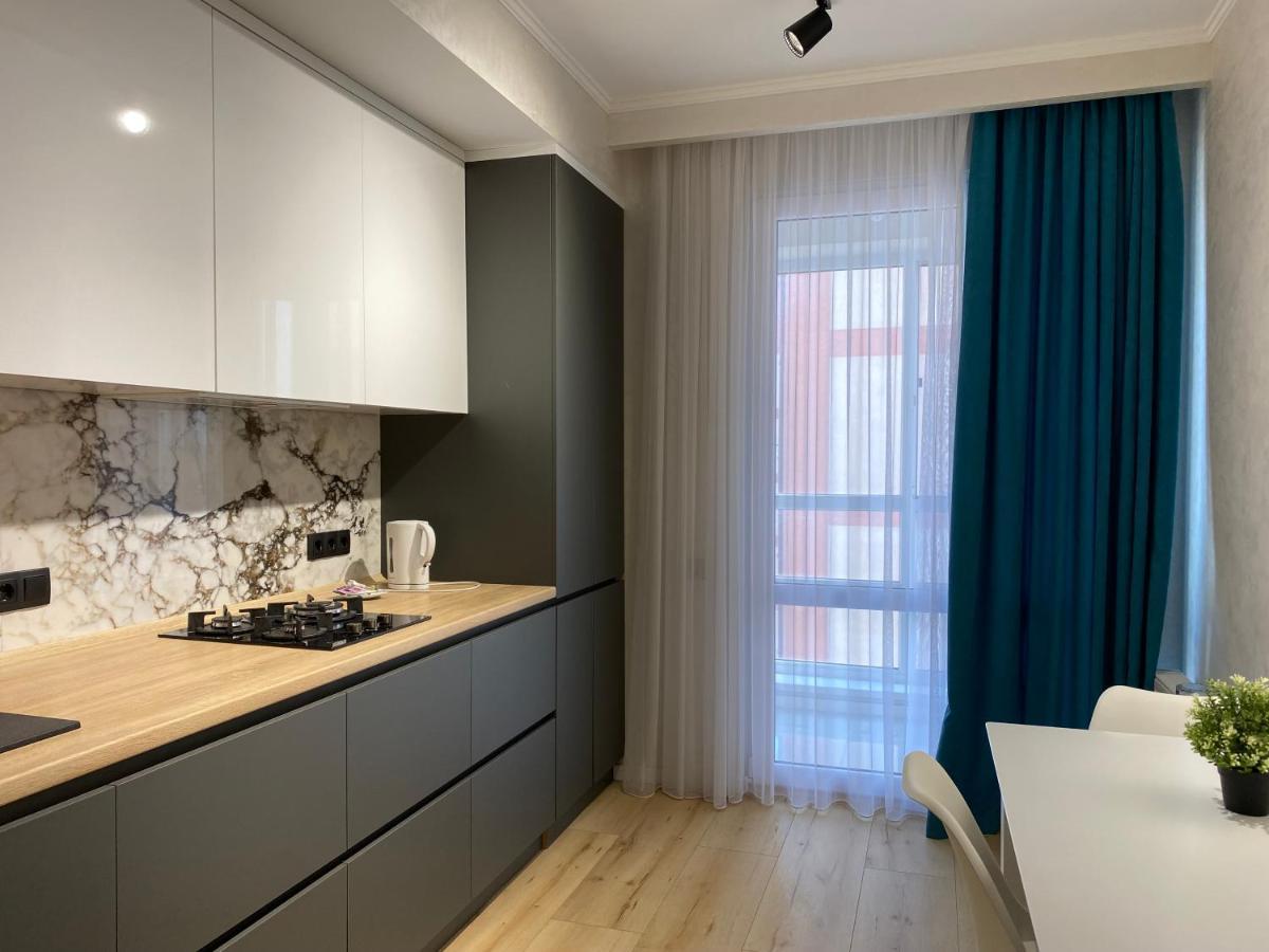 Apartament Lux Chisinau Bagian luar foto