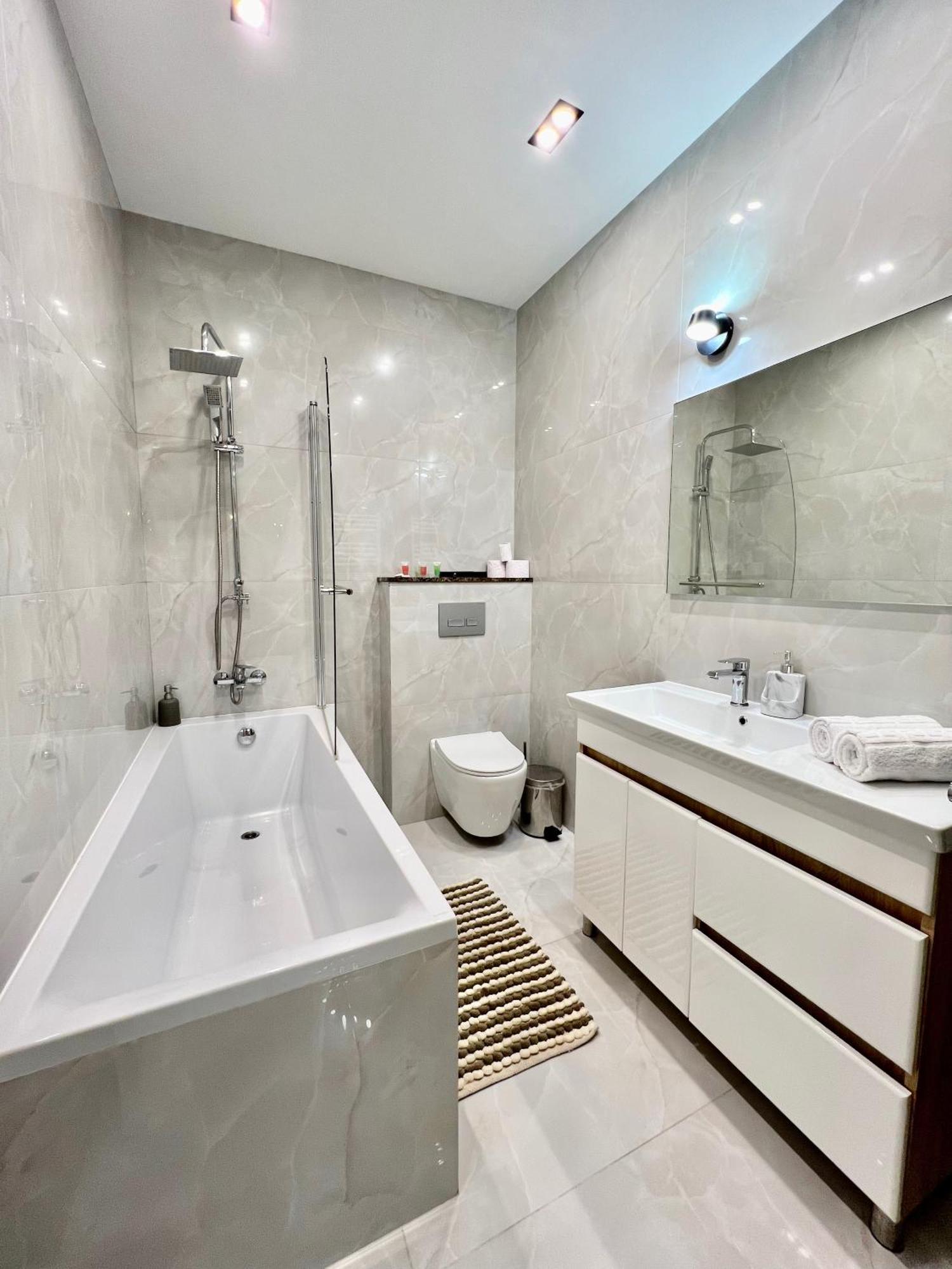 Apartament Lux Chisinau Bagian luar foto